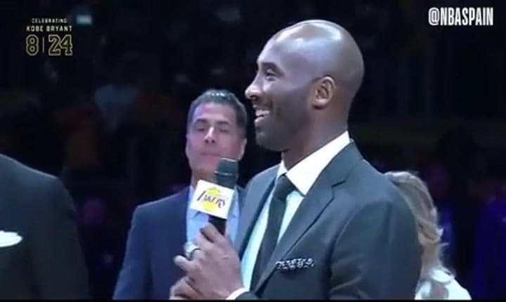 El discurso completo de Kobe Bryant el día que retiraron sus dos camisetas