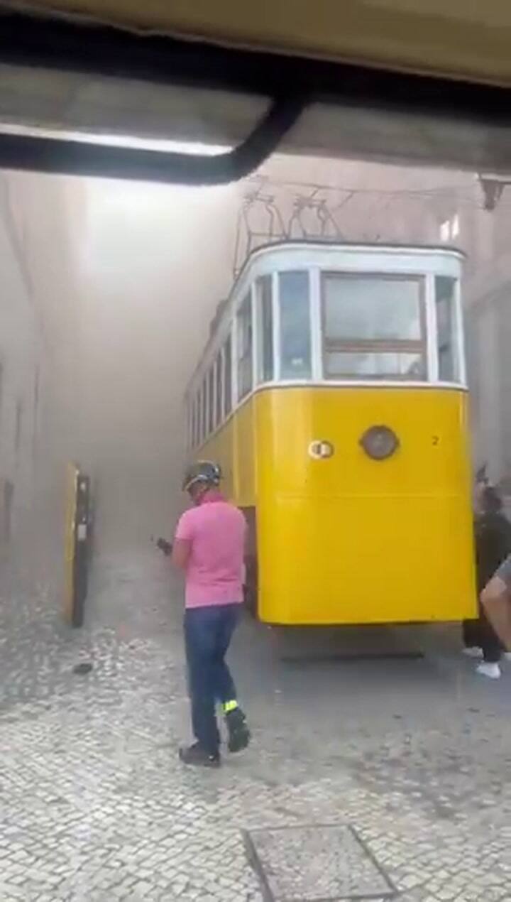 Al menos 15 muertos y 20 heridos