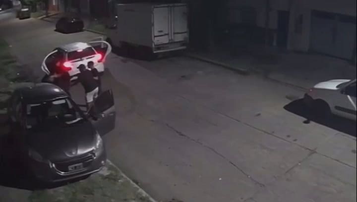 Bernal: un policía resultó herido tras enfrentarse a tiros con cuatro delincuentes