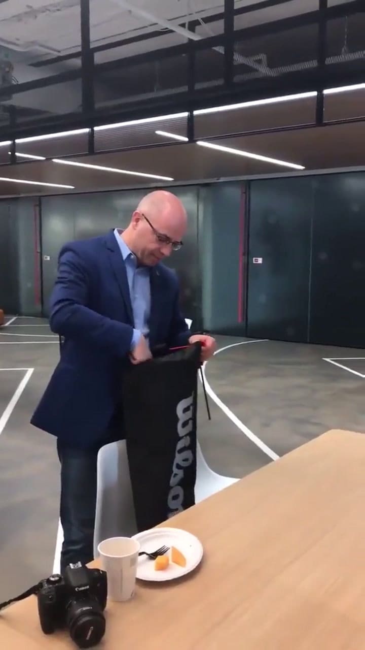Así es la nueva raqueta Wilson de Roger Federer - Fuente: Twitter