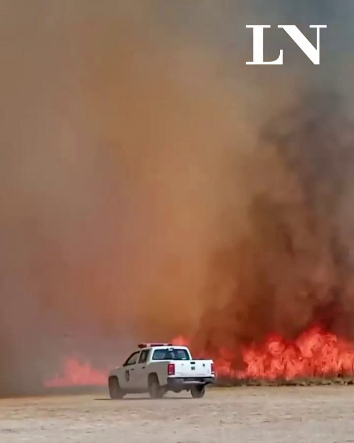 Córdoba: incendio alcanzó una parte de la pista del aeroclub de La Cumbre