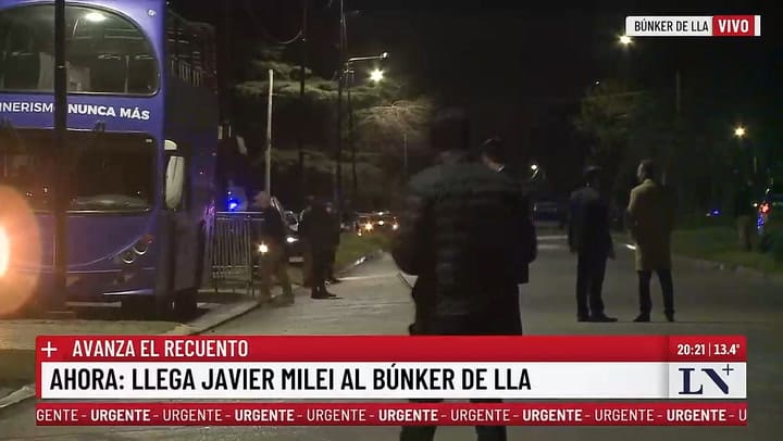 Javier Milei llegó al búnker de LLA
