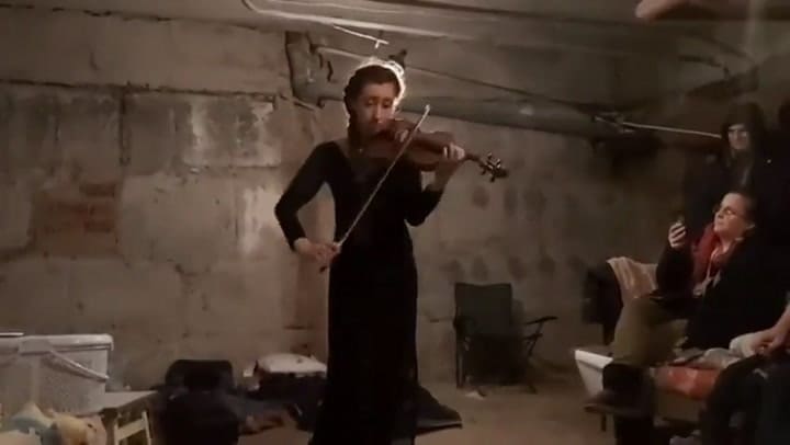 Un concierto en un refugio en Kharkiv