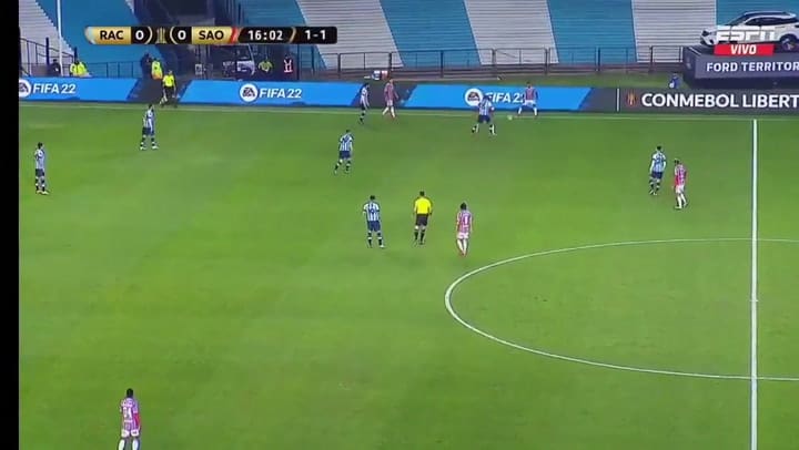 El relato de Sebastián Vignolo del partido Racing - San Pablo
