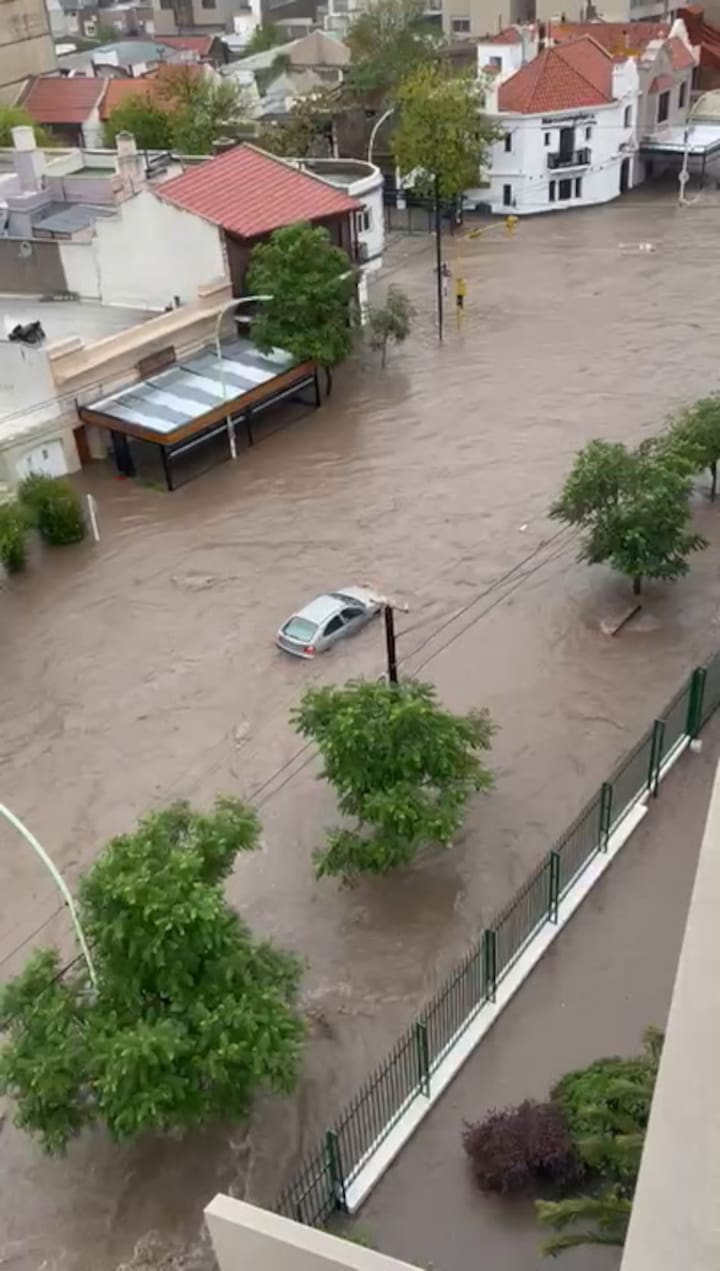 Bahía Blanca tapada por el agua