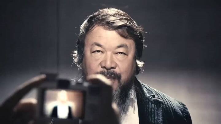 Dumbass (2013), de Ai Weiwei