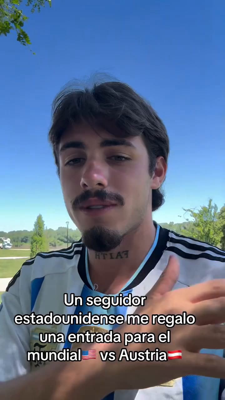 El argentino que llegó a EE.UU. a pie consiguió entrada para ver a Argentina contra Austria