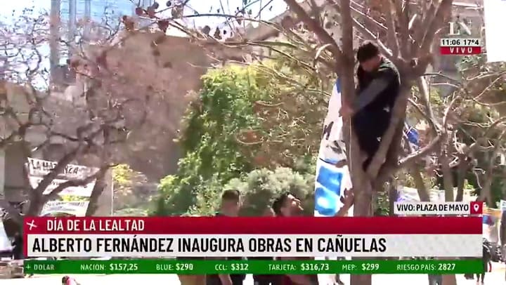 La particular bandera en el día de la lealtad
