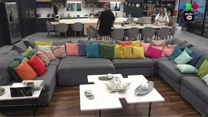 Alfa cumple años y sus compañeros le organizaron un regalo especial