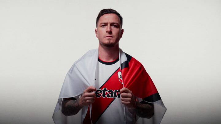 River Plate presentó su nueva camiseta titular