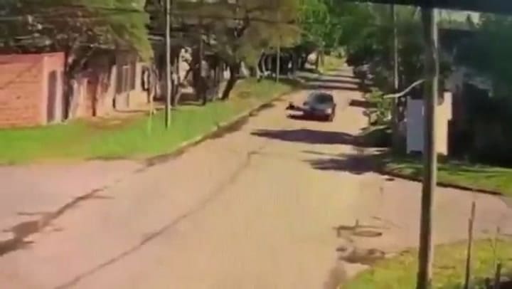 Un ciclista resultó gravemente herido al ser atropellado adrede por un automovilista: son conocidos