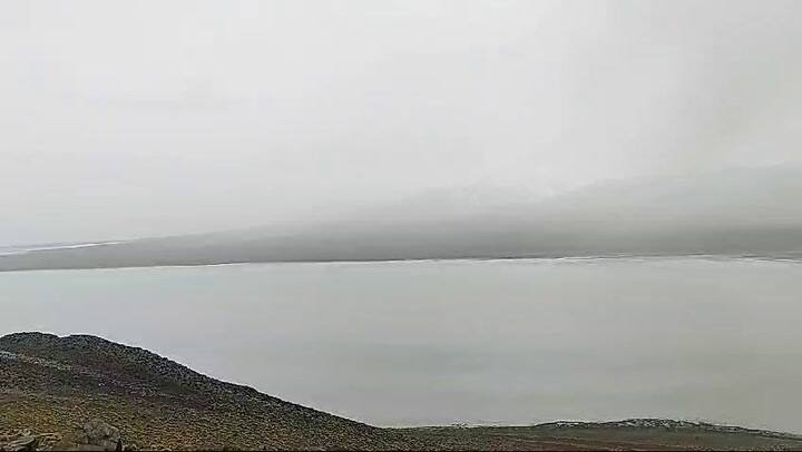 La caldera del volcán Galán es una de las más grandes del mundo, con 45 kilómetros de norte a sur y 24 de este a oeste; se ubica a 4600 metros sobre el nivel del mar
