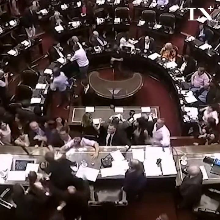 Los protagonistas de la pelea en el recinto