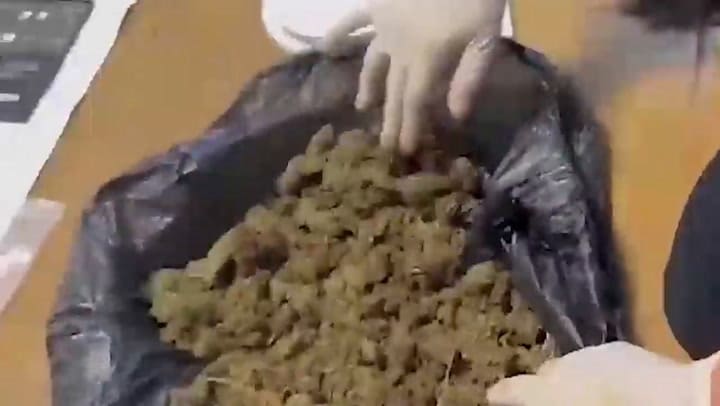 Droga sintética lista para distribuir en fiestas electrónicas de Rosario, incautadas por la Policía