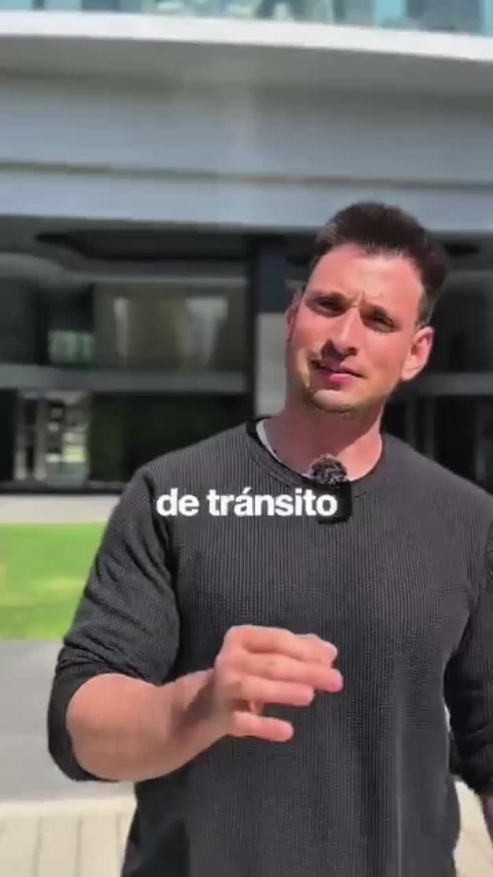 Era influencer en Instagram y ahora está prófugo por estafar a empresas de seguros