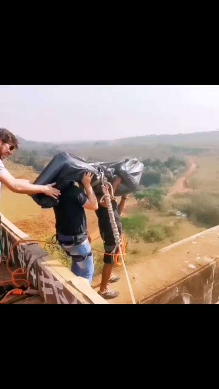 El video que el instructor de bungee había publicado en Instagram simulando tirar un cadáver