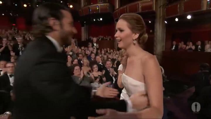Jennifer Lawren lució el vestido más caro en los Oscar