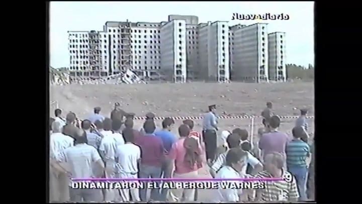 Imágenes de la demolición del Albergue Warnes, año 1991