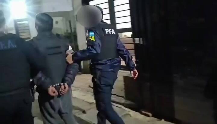 El sospechoso fue detenido por la Policía Federal Argentina (PFA)
