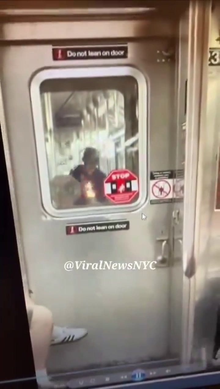 Pánico en el subte de Nueva York: un hombre prendió fuego a un pasajero y se vivieron momentos dramáticos