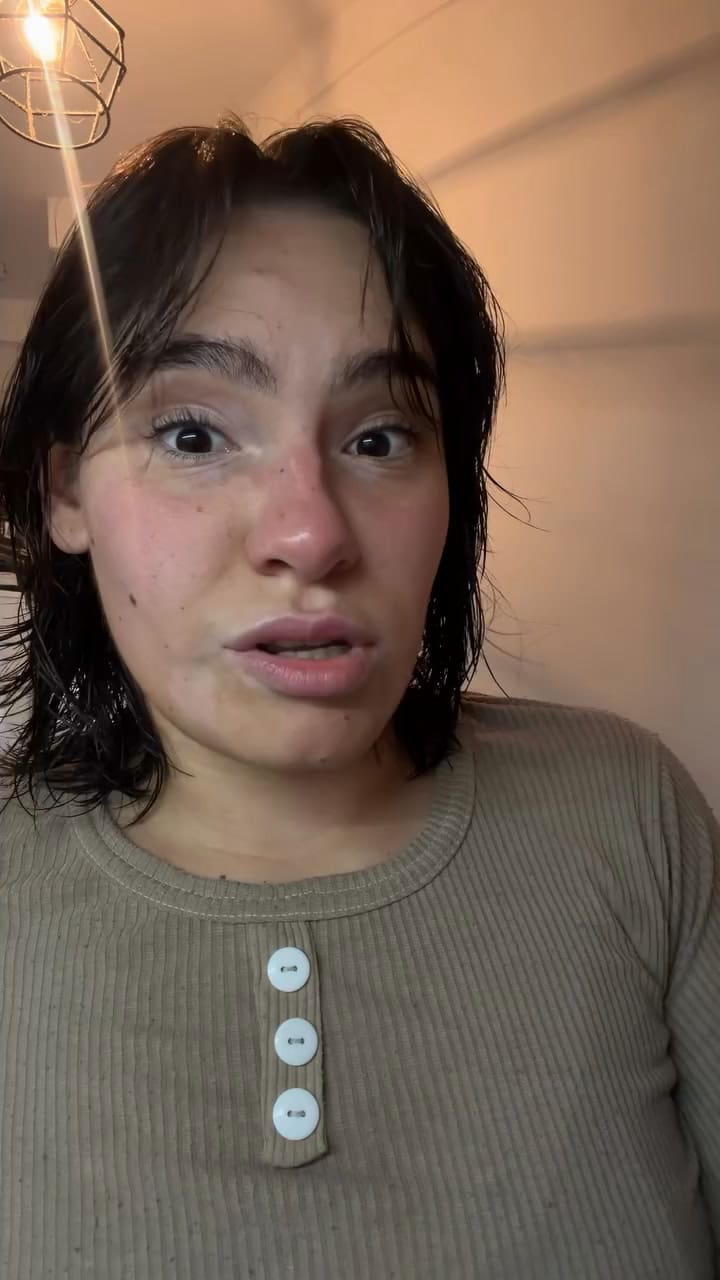 La influencer brasileña Lays Bressane publicó un descargo en portugués y español en el que mostró los mensajes de odio que aseguró haber recibido y pidió separar la rivalidad futbolística de los ataques personales.