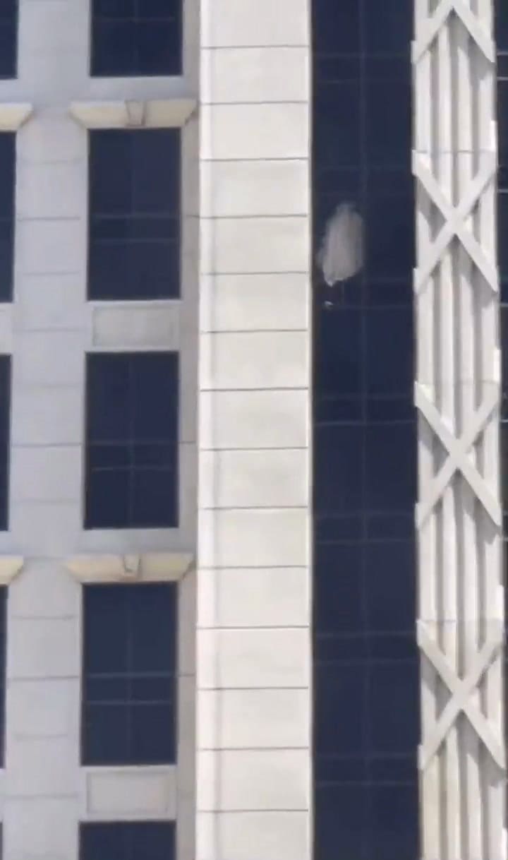 Un hombre tomó a una mujer de rehén en una habitación de hotel en el casino Caesars
