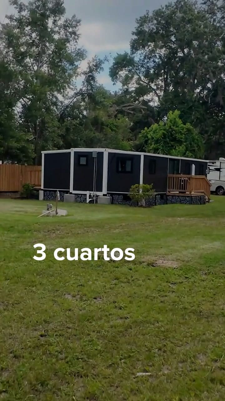 Compró dos casas chinas prefabricadas y mostró cómo son