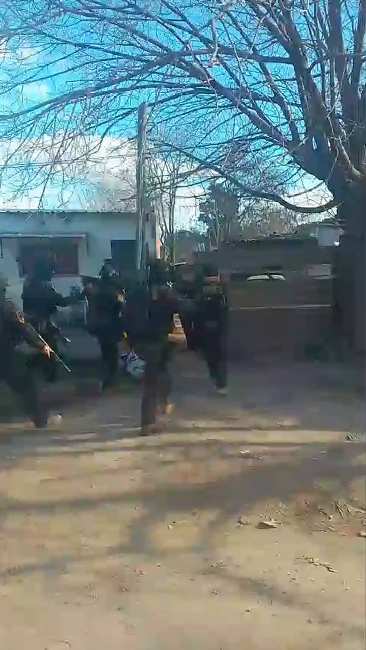 Desbarataron una organización narco que operaba en La Matanza y Merlo: 24 detenidos y un arsenal secuestrado