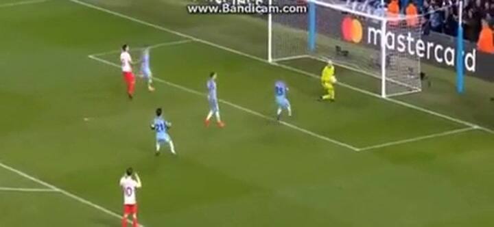 El penal que le atajó Willy Caballero al colombiano