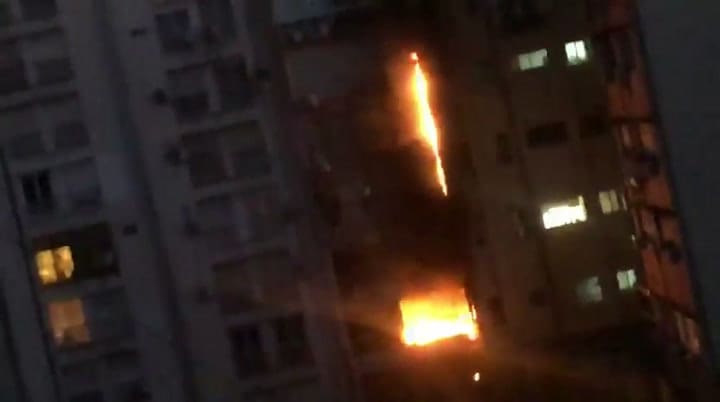 Incendio en Recoleta: se prendió fuego un departamento de un edificio en avenida Callao y Quintana