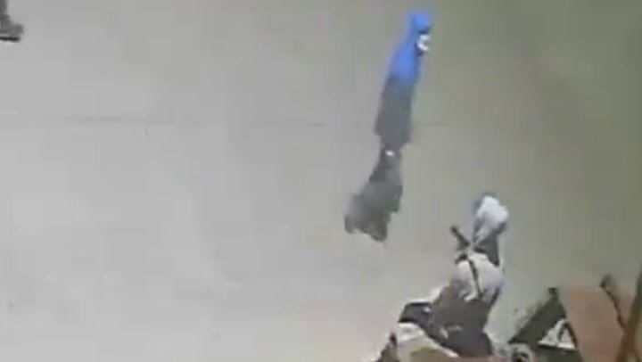 GIF ROBOS CALLEJEROS