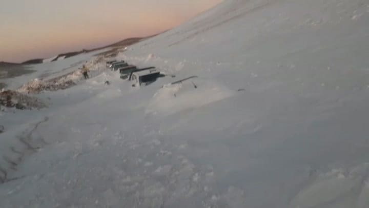 Camionetas atrapadas en la nieve en Catamarca