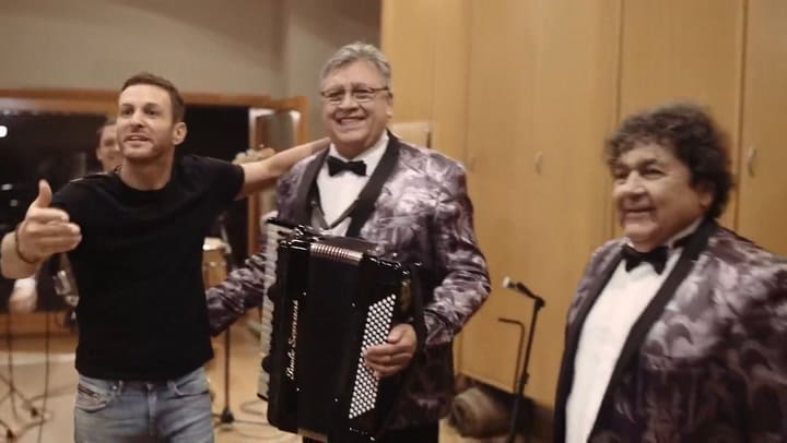 Olvídala', el tema que Los Palmeras y Axel sacaron juntos