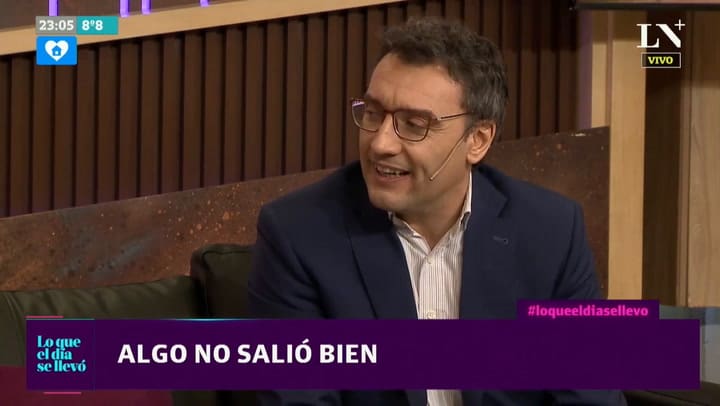 Algo no salió bien: El habilidoso futbolista que se gambeteó solo