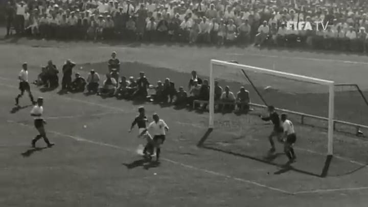 Austria 7 - 5 Suiza, el partido con más goles de los mundiales