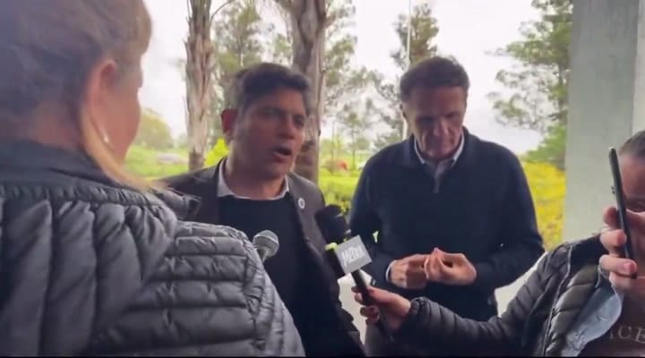 El gobernador Axel Kicillof responde a los cuestionamientos de LLA por la falta de obras de saneamiento y en edificios escolares