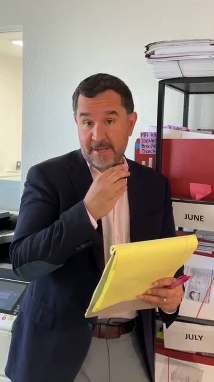 El abogado Romero es conocido en redes sociales por sus consejos migratorios