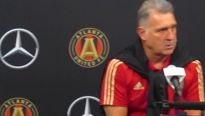 Gerardo Martino decidió sacar a Ezequiel Barco por dos partidos - Fuente: YouTube
