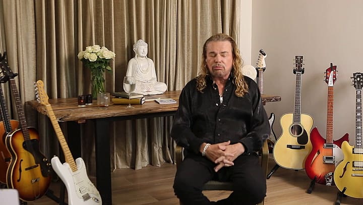 El cantante de Maná habla de su dueto con Dua Lipa.