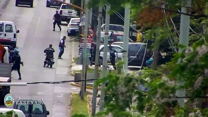 Batalla campal de integrantes de la UOCRA en medio de la gente