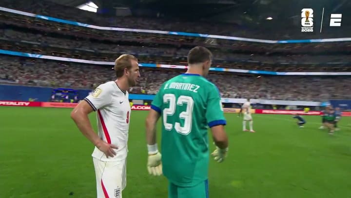 El golpe de Bellingham a Barco al final del partido