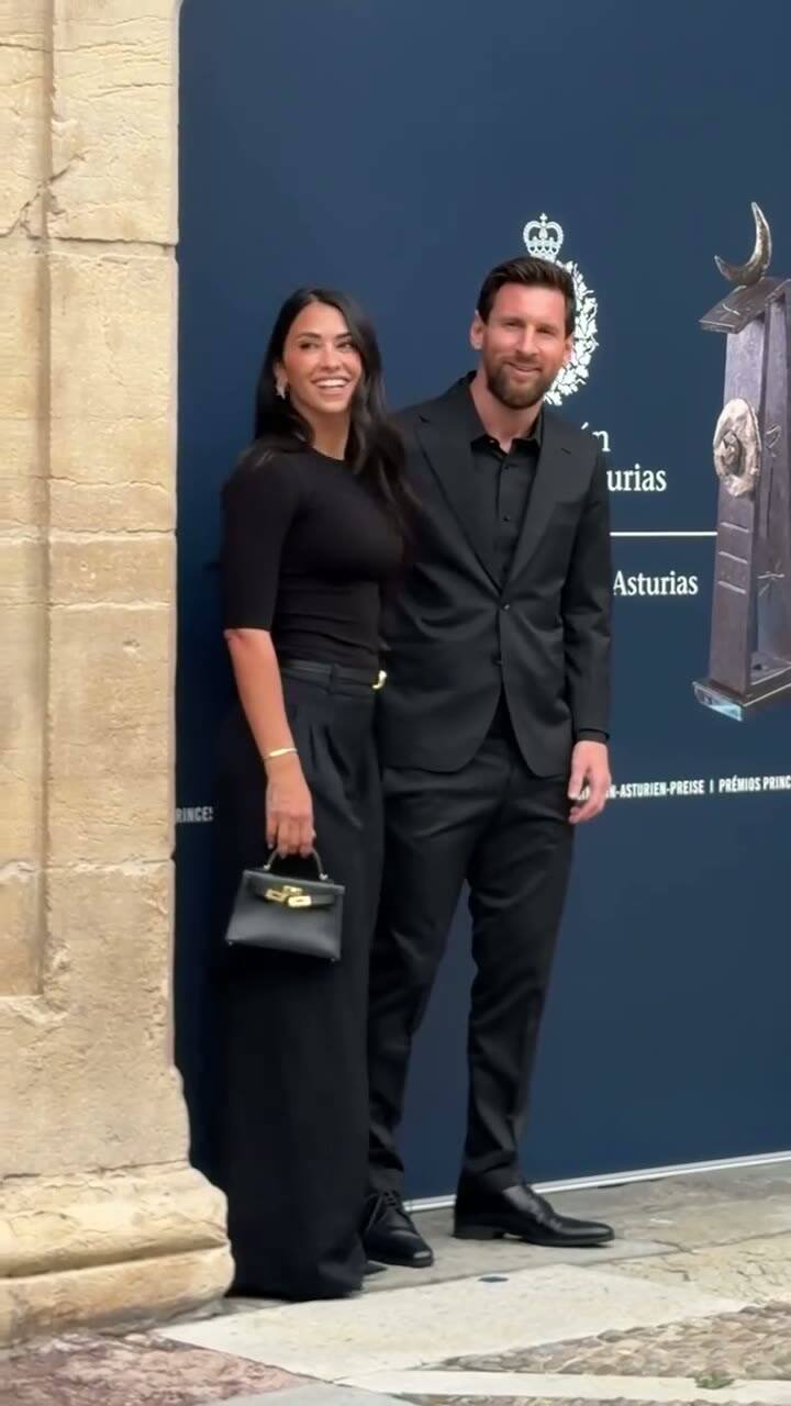 Así fue la llegada Leo Messi y Anto Roccuzzo a España (Video: Instagram @fundacionprincesadeasturias)