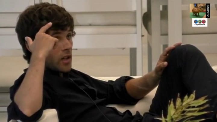 Agustín apuntó contra Romina