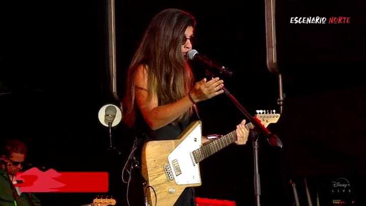 Junto a Lola Bertoldi cantó la canción "Venganza" que originalmente canta con NTVG