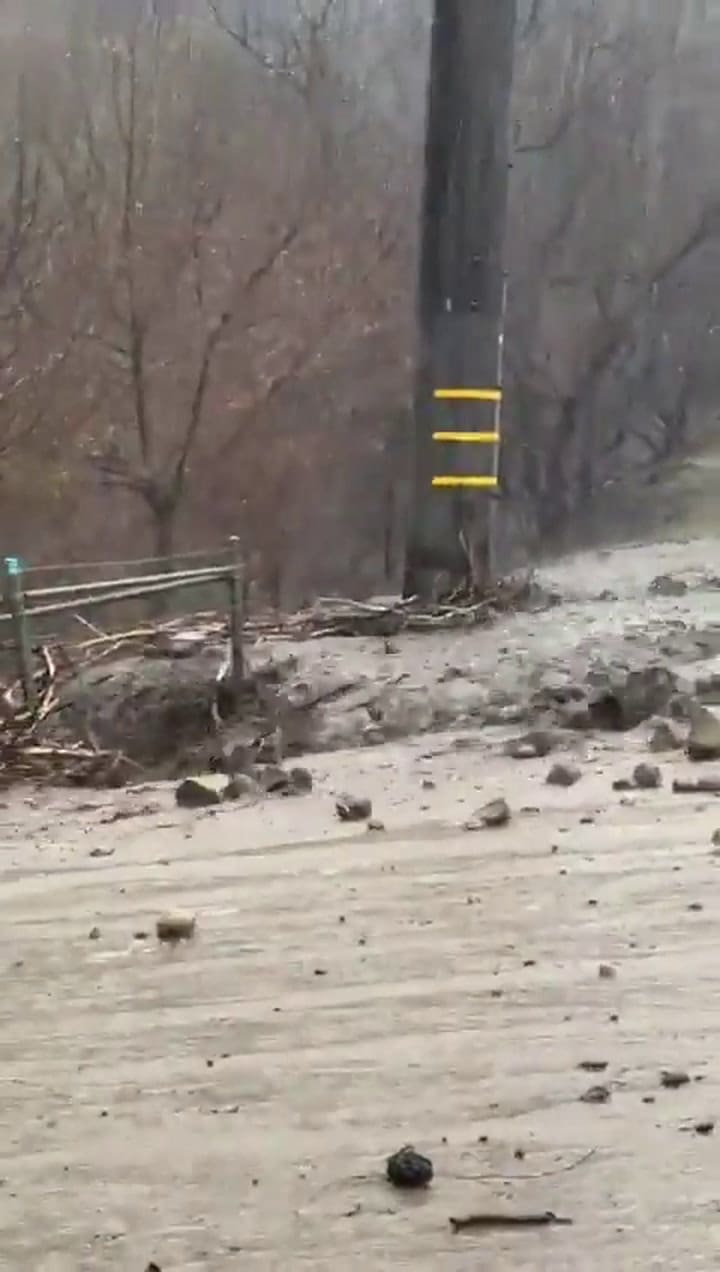 El Efecto De La Lluvia Y Las Inundaciones En California