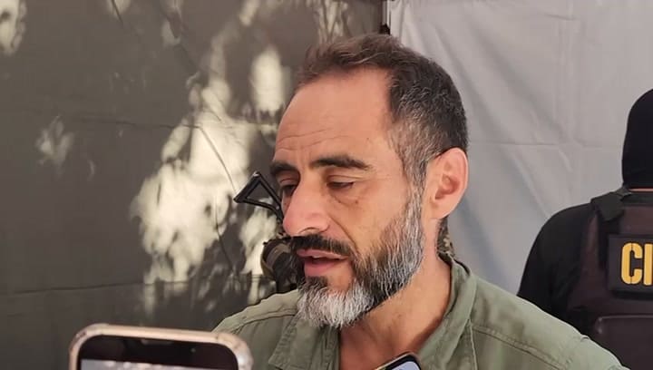 Como en las pelícuas: hallaron un arsenal enterrado