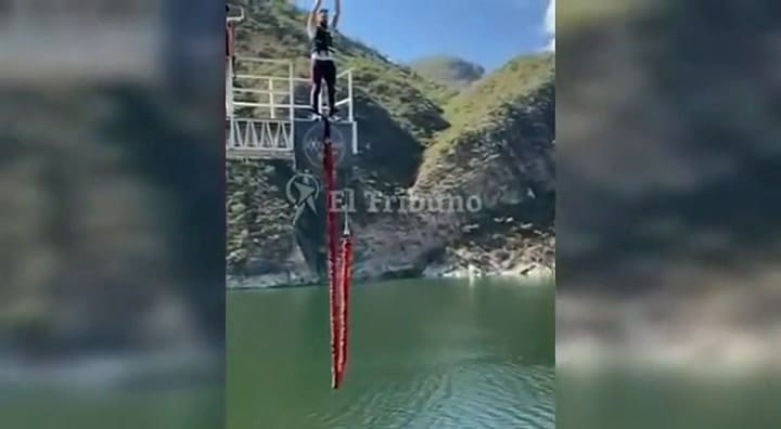 Un hombre que hacía Bungee Jumping saltó de un puente y se le cortó la soga