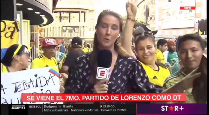 El repudiable momento que vivió una periodista en la previa del partido de Colombia contra Irak