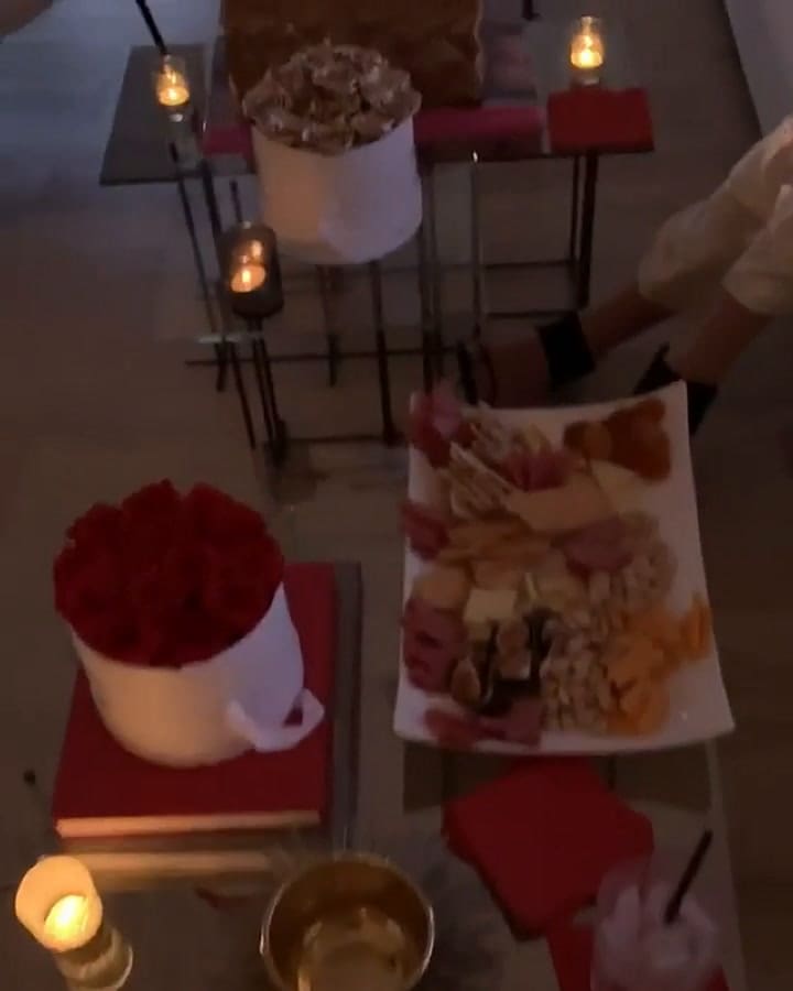 Caitlyn Jenner: 'Cena de San Valentín!' - Vía Instagram