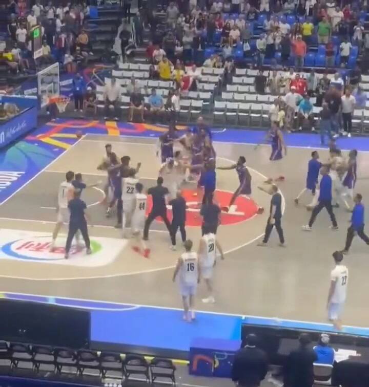 Escándalo en la AmeriCup: Argentina cayó ante República Dominicana y los jugadores terminaron a las piñas